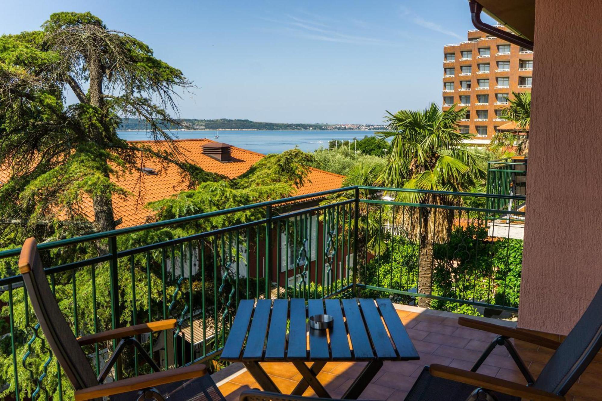 Apartments Stella Порторож Екстер'єр фото